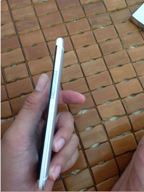 出售刚买两个半月的 htc one 手机一台 9.9新！降价了 1800元拿走！995 / 作者:▓丶Ｄ调゛丶 / 帖子ID:103735