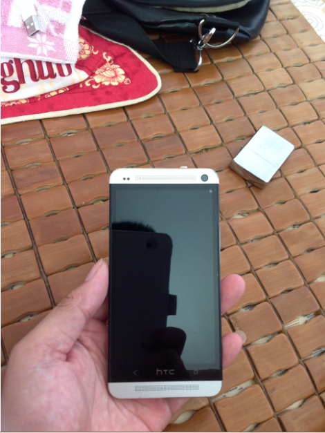 出售刚买两个半月的 htc one 手机一台 9.9新！降价了 1800元拿走！552 / 作者:▓丶Ｄ调゛丶 / 帖子ID:103735