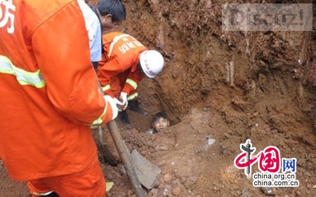 广西桂林理工大学一工地发生塌方 消防救出被埋工人51 / 作者:欧耶 / 帖子ID:105293