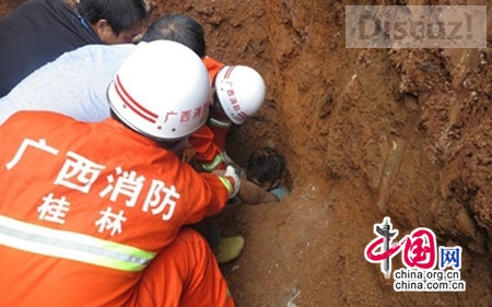 广西桂林理工大学一工地发生塌方 消防救出被埋工人601 / 作者:欧耶 / 帖子ID:105293