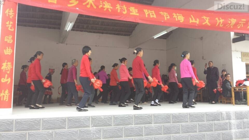 打锣挖地歌以及广场舞表演271 / 作者:欧耶 / 帖子ID:105492