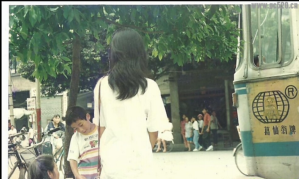 二十世纪九十年代桂林街头美女348 / 作者:奇葩处处有 / 帖子ID:105926