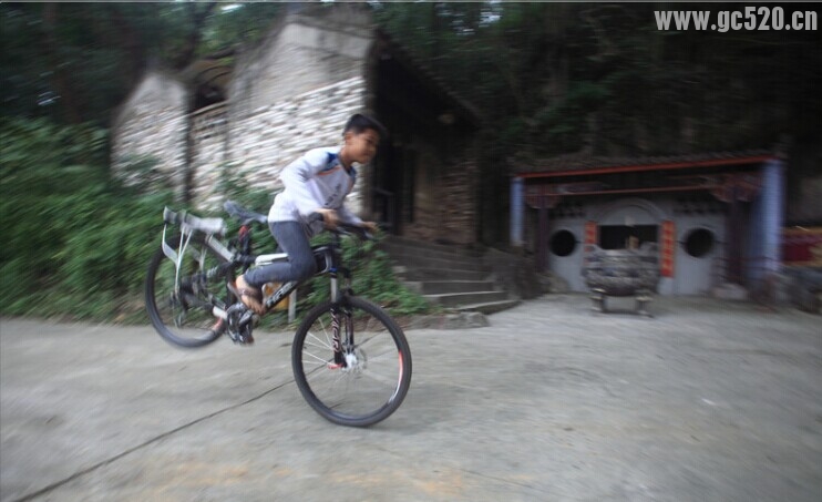 高手在民间 山地自行车特技840 / 作者:奇葩处处有 / 帖子ID:105960