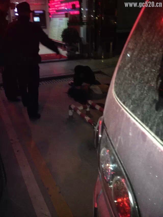 今日凌晨信合大酒店年轻女孩跳楼身亡120 / 作者:蓝天鱼儿 / 帖子ID:105983