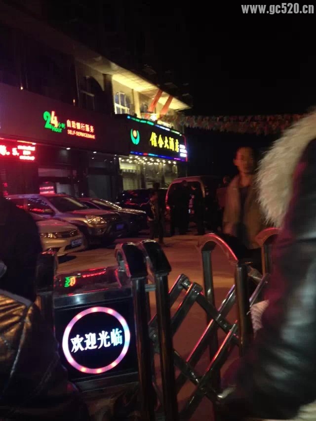 今日凌晨信合大酒店年轻女孩跳楼身亡51 / 作者:蓝天鱼儿 / 帖子ID:105983