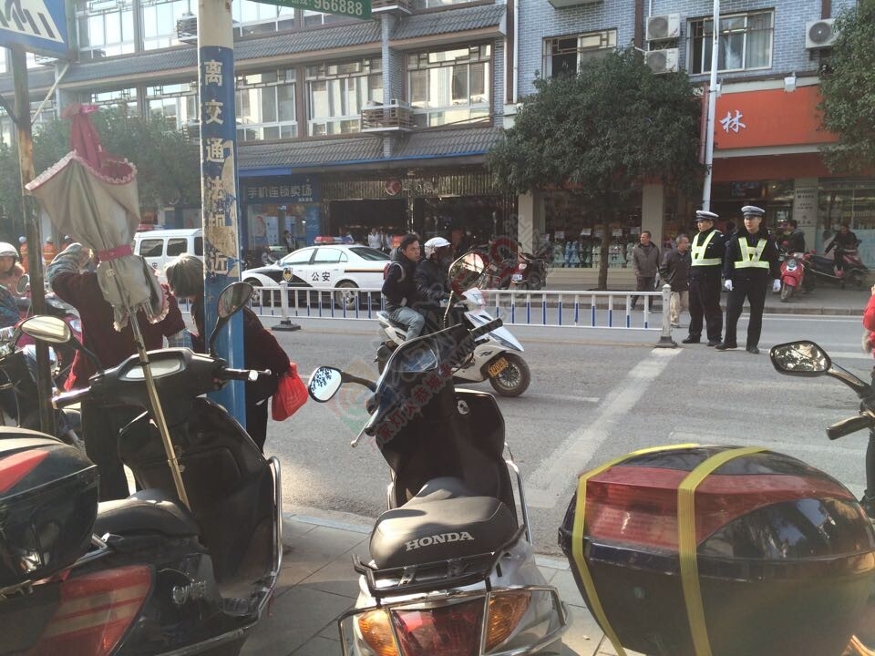 阳光宾馆有人跳楼，不知道是何原因，多数说是为演习176 / 作者:thkfh / 帖子ID:107538