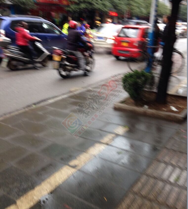 今早茶南路电信营业厅门前发生车祸971 / 作者:奇葩处处有 / 帖子ID:111816