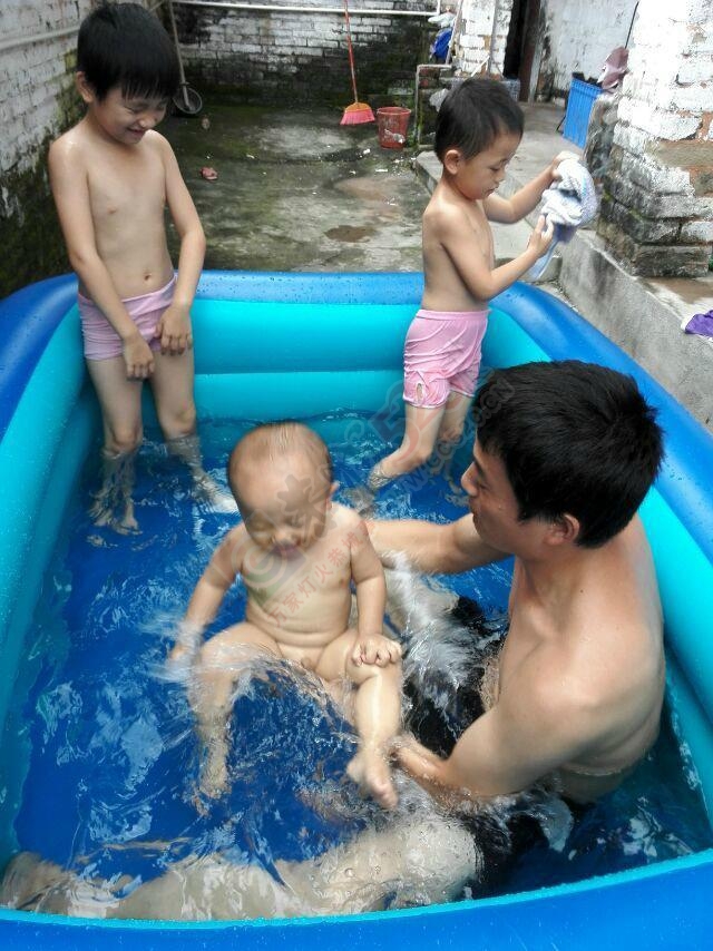 室内儿童充气泳池,夏天对付宝宝的必备神器哦！136 / 作者:hao8321877 / 帖子ID:115488