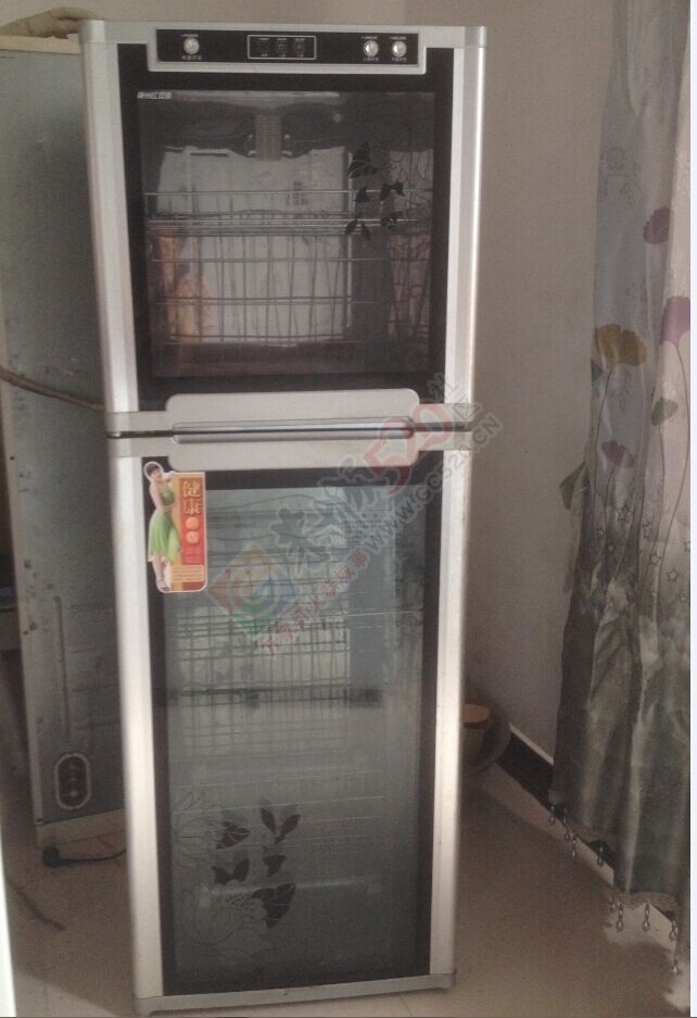 出商用消毒柜和自用相机758 / 作者:听现实的话 / 帖子ID:115822
