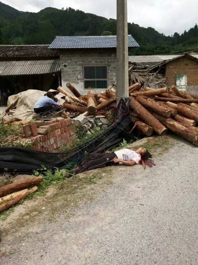 恭城三江发生车祸，货车侧翻一死一伤！506 / 作者:大桶盖 / 帖子ID:118500