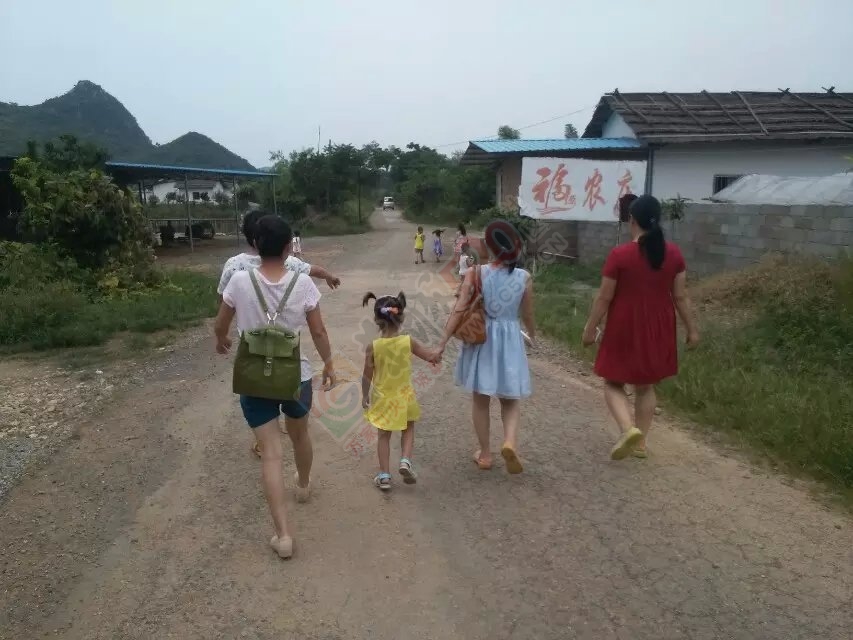 西岭费村巨峰葡萄园休闲娱乐,自采自购是周末的好去处欢迎大家光临!15677068193费兴科397 / 作者:可可553697052ll / 帖子ID:119475