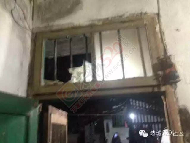昨晚恭中附近一户居民忘关煤气导致家中煤气爆炸小孩受伤41 / 作者:社区小编 / 帖子ID:120896