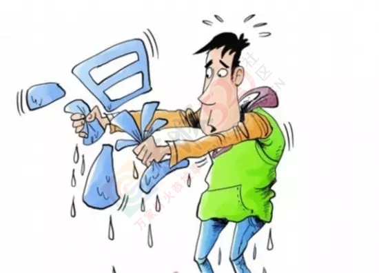 恭城人小心！电动车雨天充电易“走火”332 / 作者:微观恭城 / 帖子ID:121097