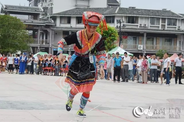 恭城文武广场办民族体育运动会 趣味竞技乐翻天141 / 作者:社区小编 / 帖子ID:127646