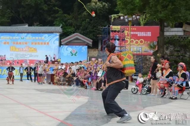 恭城文武广场办民族体育运动会 趣味竞技乐翻天547 / 作者:社区小编 / 帖子ID:127646