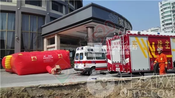 桂林香江饭店成“跳楼胜地”今年第三次出现跳楼女子584 / 作者:额外听歌 / 帖子ID:128704