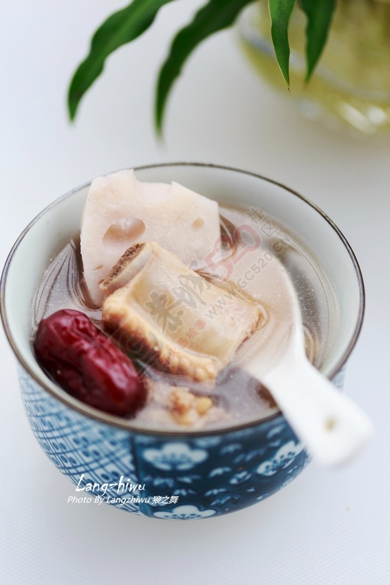 红枣莲藕排骨汤 --- 寒冷季节里的温暖汤水119 / 作者:爱生活爱美食 / 帖子ID:159625