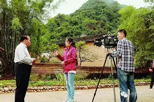 各种团队因全国第二次环境大会慕名前来门等村矮寨屯参观978 / 作者:风油精 / 帖子ID:159991