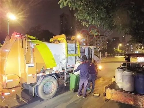 好恶心！南宁地沟油又上夜宵摊！772 / 作者:额外听歌 / 帖子ID:162009
