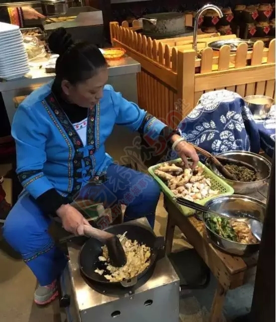 声视 | 老板娘带你品尝广西非物质文化遗产之“恭城油茶”187 / 作者:深秋的落叶 / 帖子ID:162079