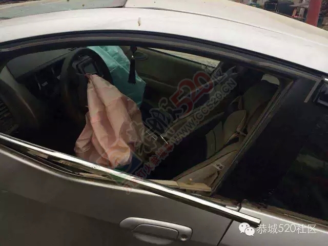 恭城栗木至观音路口发生车祸，广本横跨水沟撞电线杆。72 / 作者:深秋的落叶 / 帖子ID:162184