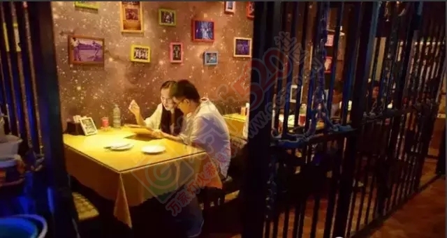 老公和小三办公室偷情被老婆抓…看的人都哭了979 / 作者:分叉路口 / 帖子ID:162296