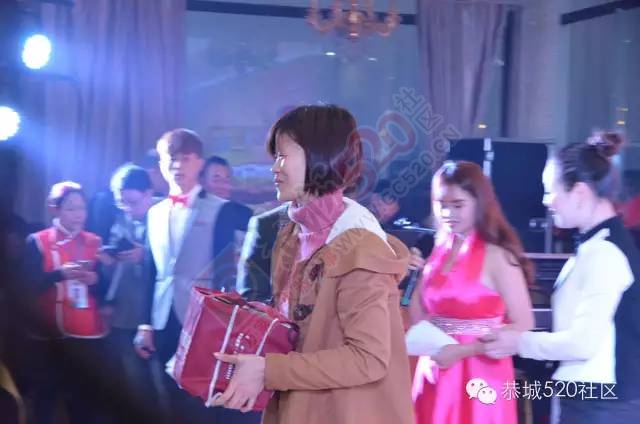 恭城520年会精彩纷呈，网友看女儿跳舞意外抽中钻戒546 / 作者:深秋的落叶 / 帖子ID:163193