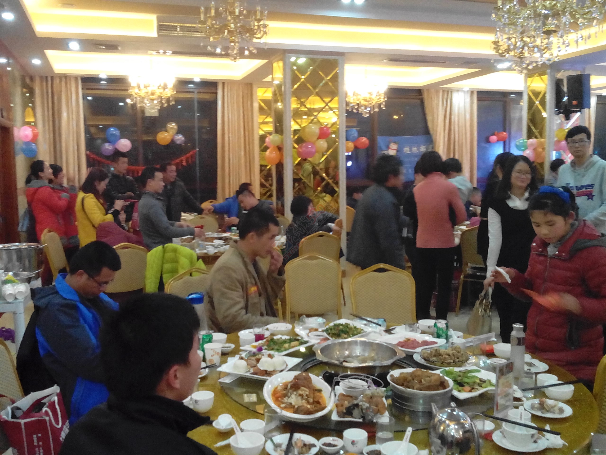 恭城520年会精彩纷呈，网友看女儿跳舞意外抽中钻戒651 / 作者:罗少爷 / 帖子ID:163193