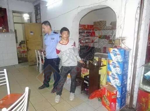 【偷手机再“撩”人妻， 猖狂！挨捉！】429 / 作者:人艰不拆 / 帖子ID:168963