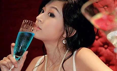 闹啥呢？广西两男子争送醉酒美女回家，互不相让闹进派出所……酒醒后美女决定……833 / 作者:喜欢装点糊涂 / 帖子ID:173666