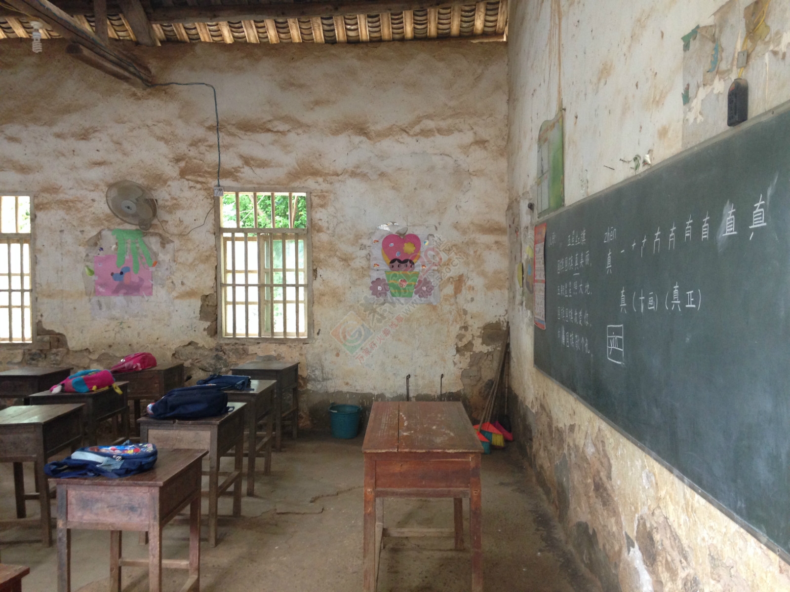 西岭新安小学现学校想建立一个图书馆，有闲书的可以来捐了952 / 作者:恭城520小奈姐姐 / 帖子ID:174183