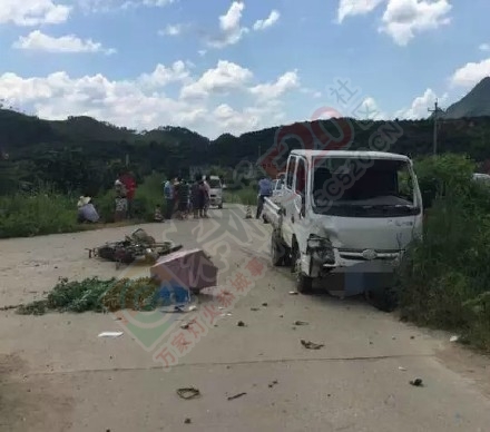 恭城莲花乡平岭村车祸，1人当场死亡121 / 作者:逢时 / 帖子ID:174874