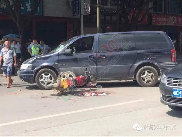 今天中午在恭城虾里洞加油站三岔路口突发车祸，流了一地血，场面惊人！375 / 作者:以空。 / 帖子ID:176254