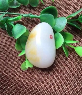 转让47克新疆和田玉籽料作品—喜上眉梢696 / 作者:晚霞行千里 / 帖子ID:176768