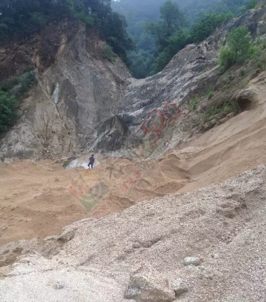恭城嘉会大山村上焦源个别村民非法开采沙子，严重破坏自然生态，谁来管？885 / 作者:千变万幻 / 帖子ID:176971