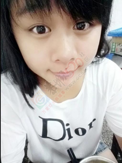翻翻照片 我的天呐  我怎么可以那么美。880 / 作者:以空。 / 帖子ID:177356