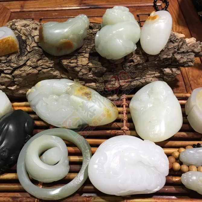 出手和田玉籽料貔貅把件75 / 作者:月落风 / 帖子ID:177986