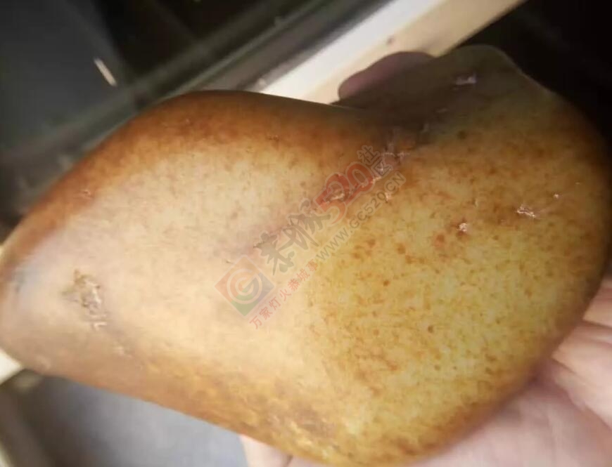 出手和田玉籽料红皮白肉原籽57 / 作者:月落风 / 帖子ID:178274
