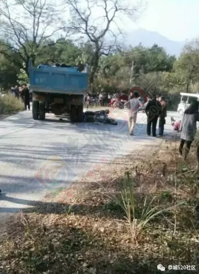 栗木锡矿八十亩三岔路口摩托车与货车相撞，一人当场死亡！688 / 作者:深秋的落叶 / 帖子ID:186114