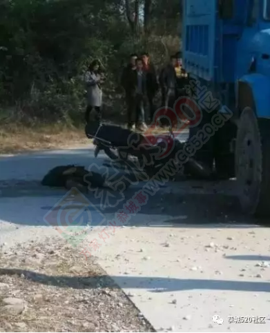 栗木锡矿八十亩三岔路口摩托车与货车相撞，一人当场死亡！119 / 作者:深秋的落叶 / 帖子ID:186114