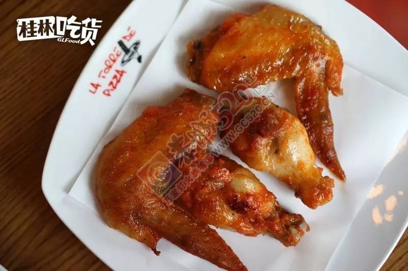 这是一张意大利“窑子”做出的传统手工薄饼披萨！886 / 作者:儿时的回忆 / 帖子ID:192967