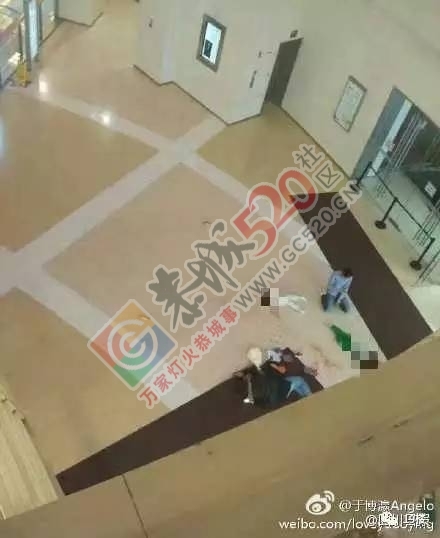 恭城父母谨慎！血的教训：父亲一人抱俩娃失手两次致俩孩子从4楼坠亡！817 / 作者:社区小编 / 帖子ID:193897