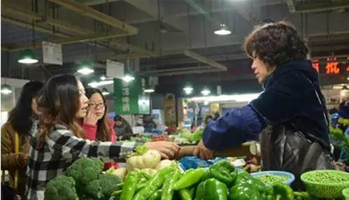 绝了！恭城一男把爷赤裸裸对比恭城妹崽鬼和小嫂子的差别，看完扎心！287 / 作者:社区小编 / 帖子ID:193899