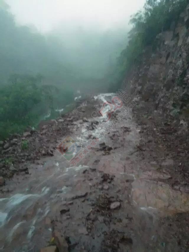 西岭新合芹菜瑶村出行道路直接成了水路，西岭乡村道路为何如此难行？715 / 作者:额外听歌 / 帖子ID:194651