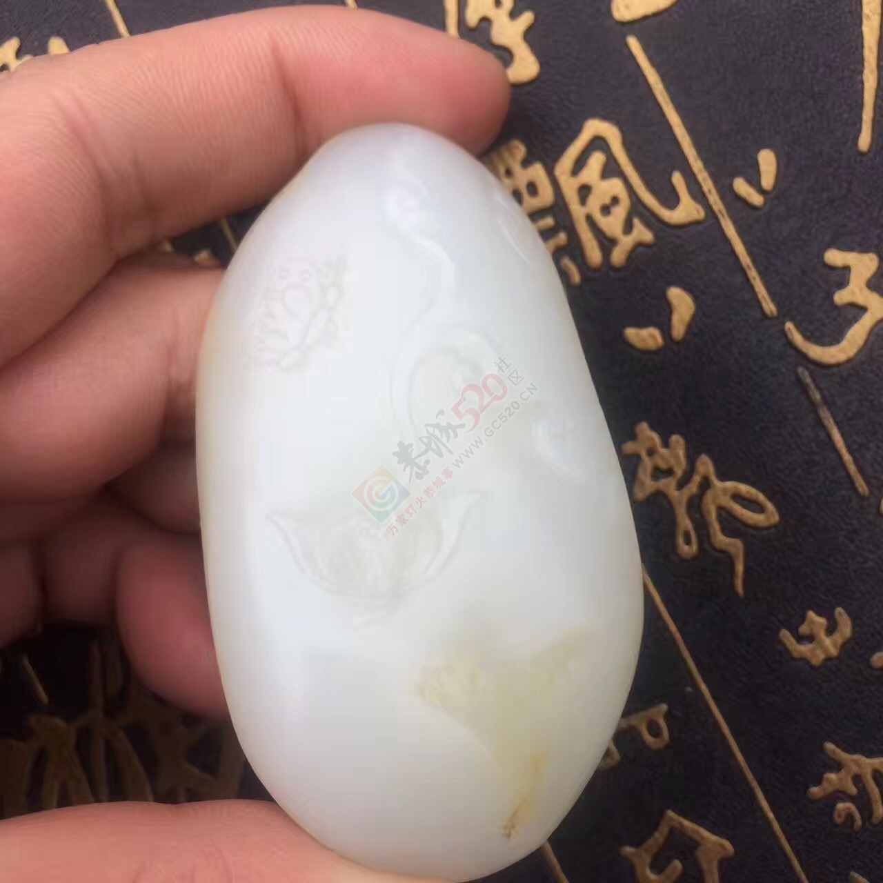 超低转让新疆和田玉籽料观音菩萨826 / 作者:晚霞行千里 / 帖子ID:199516