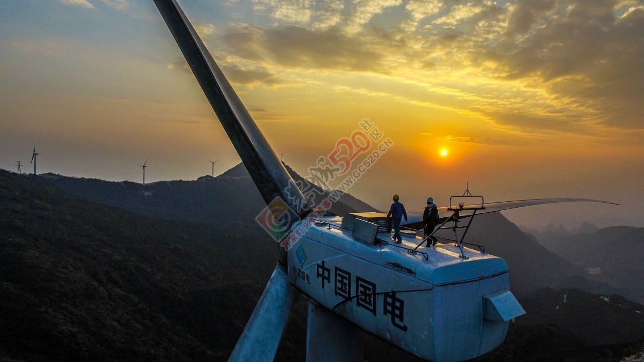 这两个桂林帅小伙，守着1300米高的燕子山&amp;quot;等风来&amp;quot;！262 / 作者:一路坚持 / 帖子ID:206742