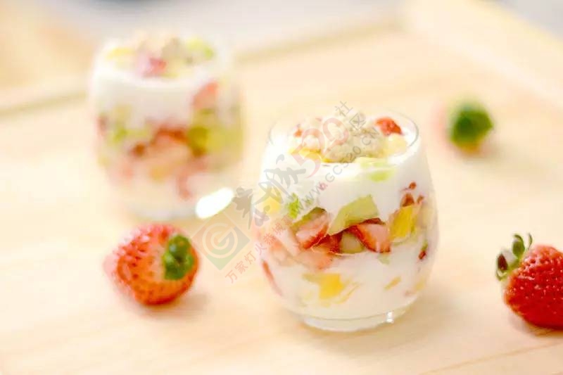 草莓季，你绝不能错过的53款甜品101 / 作者:碧澄匀 / 帖子ID:206984