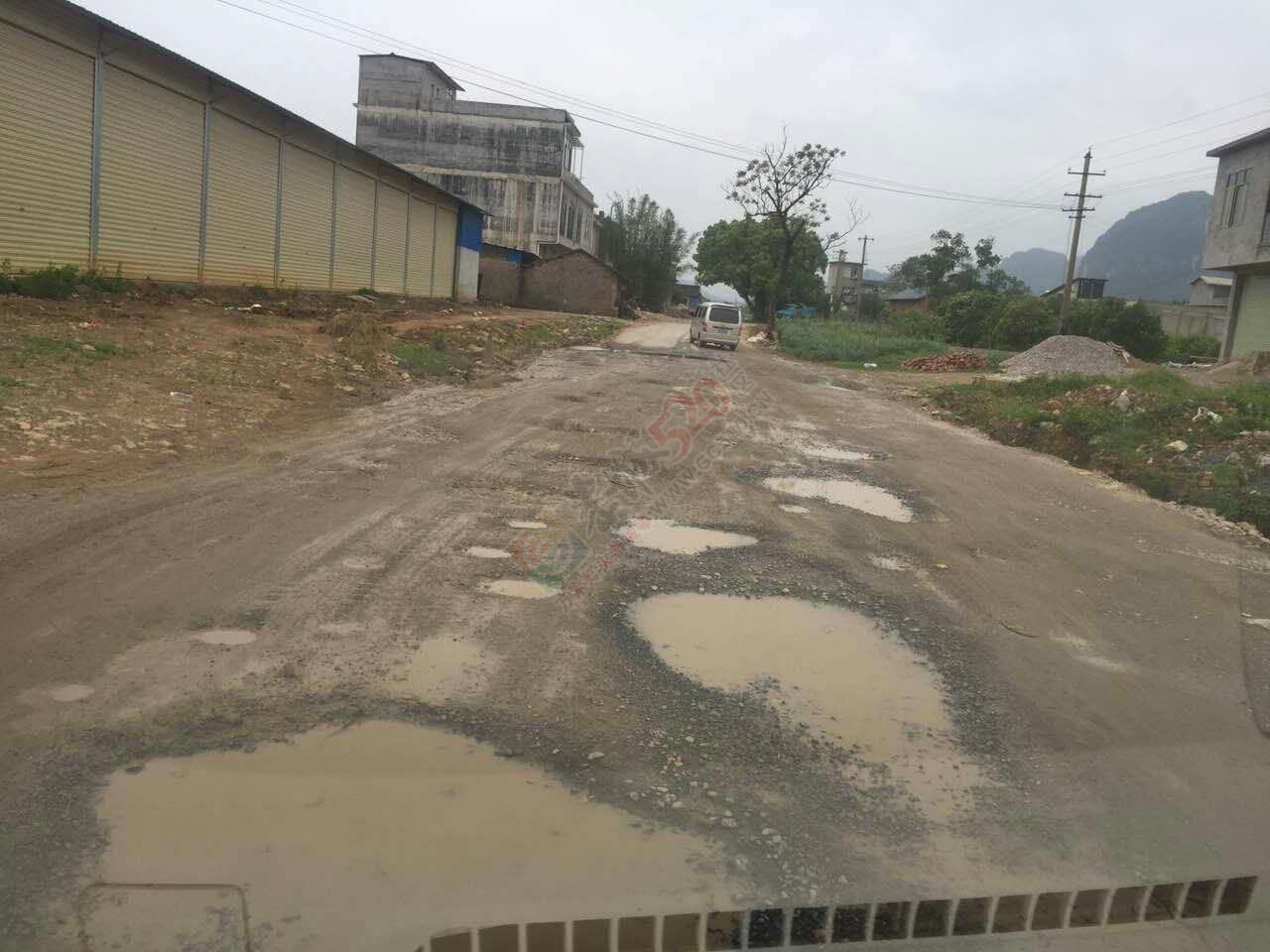 【我要曝光】求西岭政府 能组织修路！！！83 / 作者:正在输入中 / 帖子ID:207036