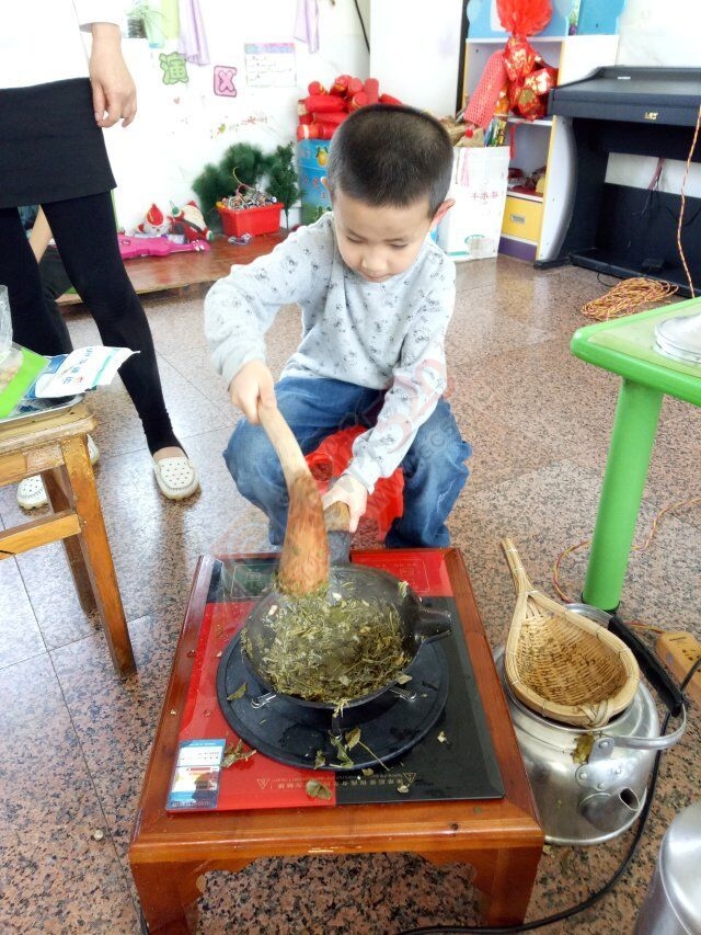小编悄悄暗访了恭城一家幼儿园，这个幼儿园居然让孩子们这样做！880 / 作者:碧澄匀 / 帖子ID:207481