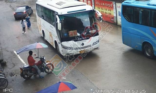 那个边开车边用手机打字牌的“桂林——阳朔”班车司机被查了出来，挨大了！120 / 作者:jphzy / 帖子ID:231971
